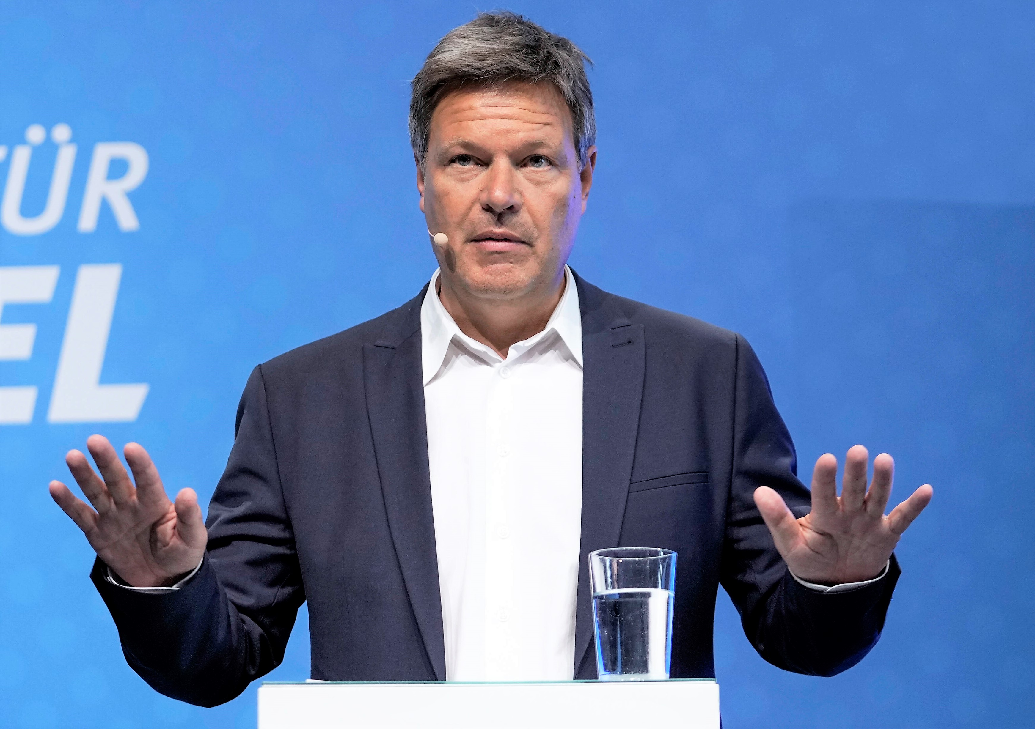 Muss Habeck zurücktreten? Nach Strom-Lüge und versuchter Vertuschung – muss Robert Habeck gehen?