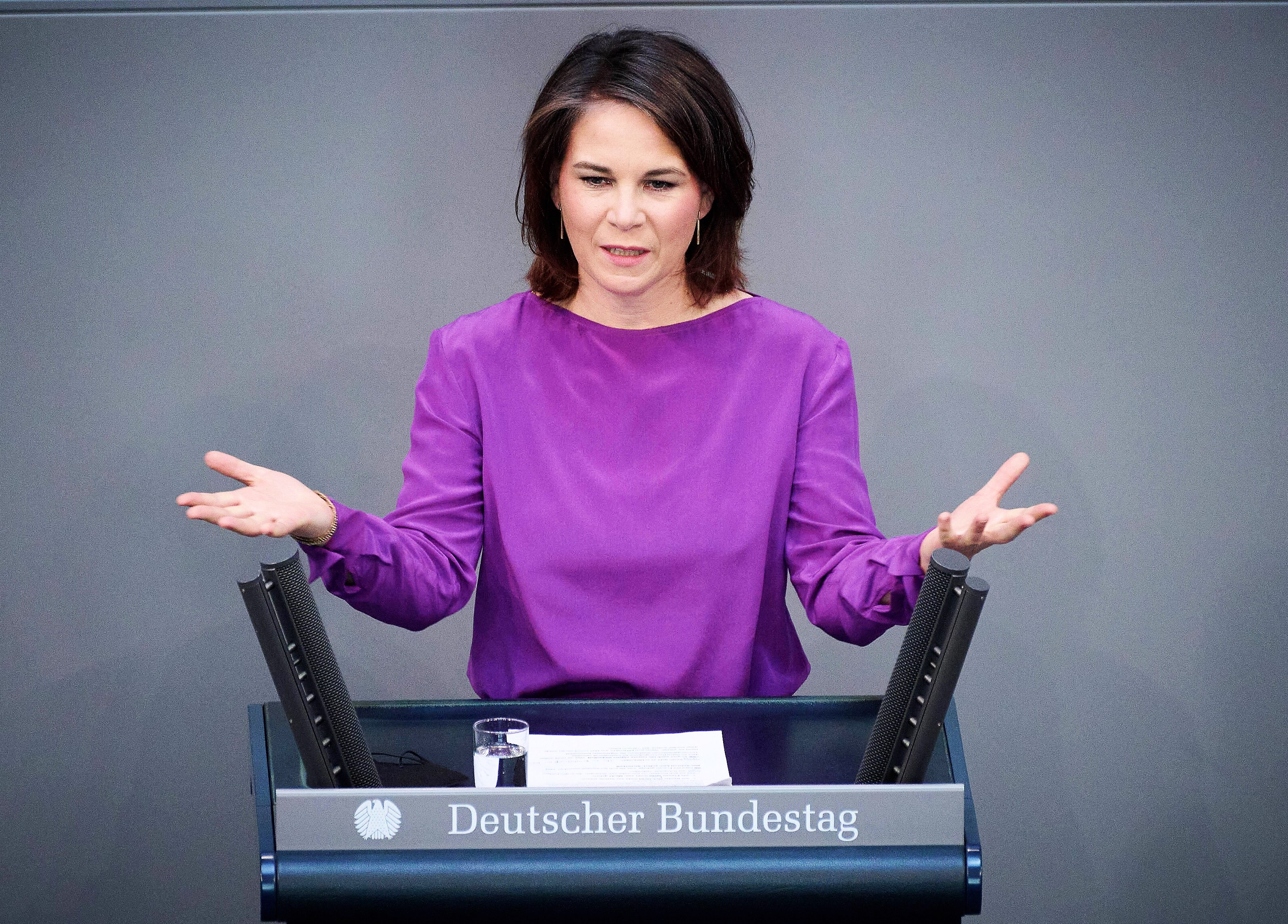 Mutige Baerbock! Außenministerin kämpft für Schwedens Beitritt zur NATO und stellt sich Erdogan!