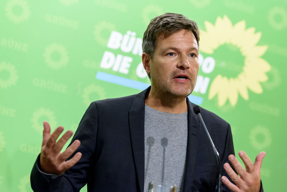 Grünen-Politiker mit Sexfotos erpresst! Brutale Gangster setzen Politiker unter Druck!