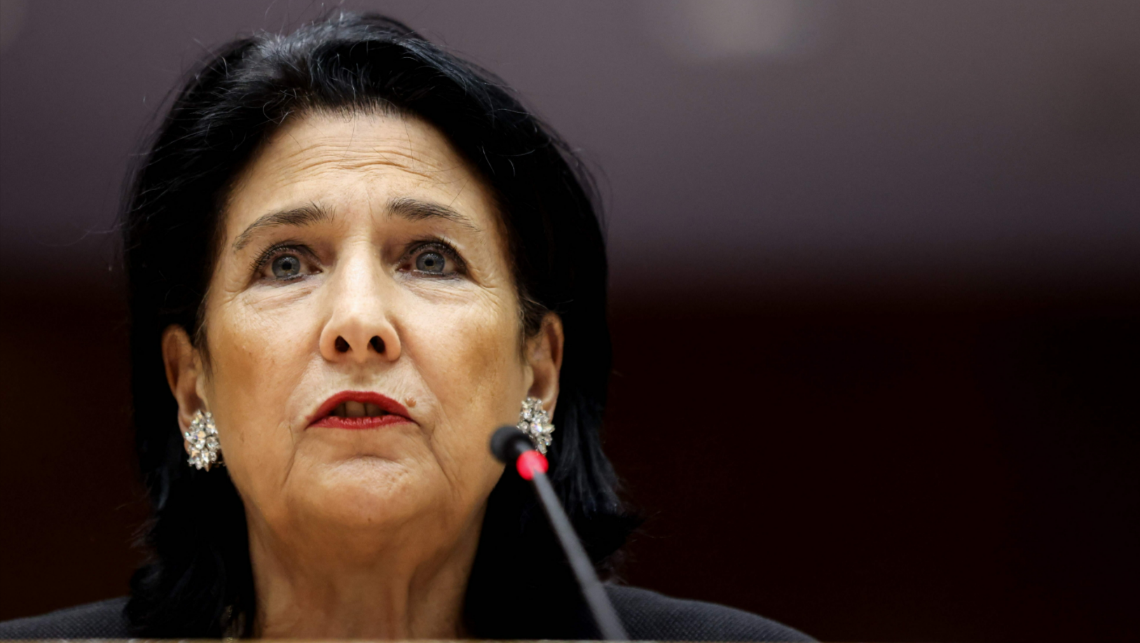 Aufstand gegen Putin! Präsidentin von Georgien legt Veto gegen Putin-Gesetz ein - Kann das Land sich aus den Klauen des Kremls befreien