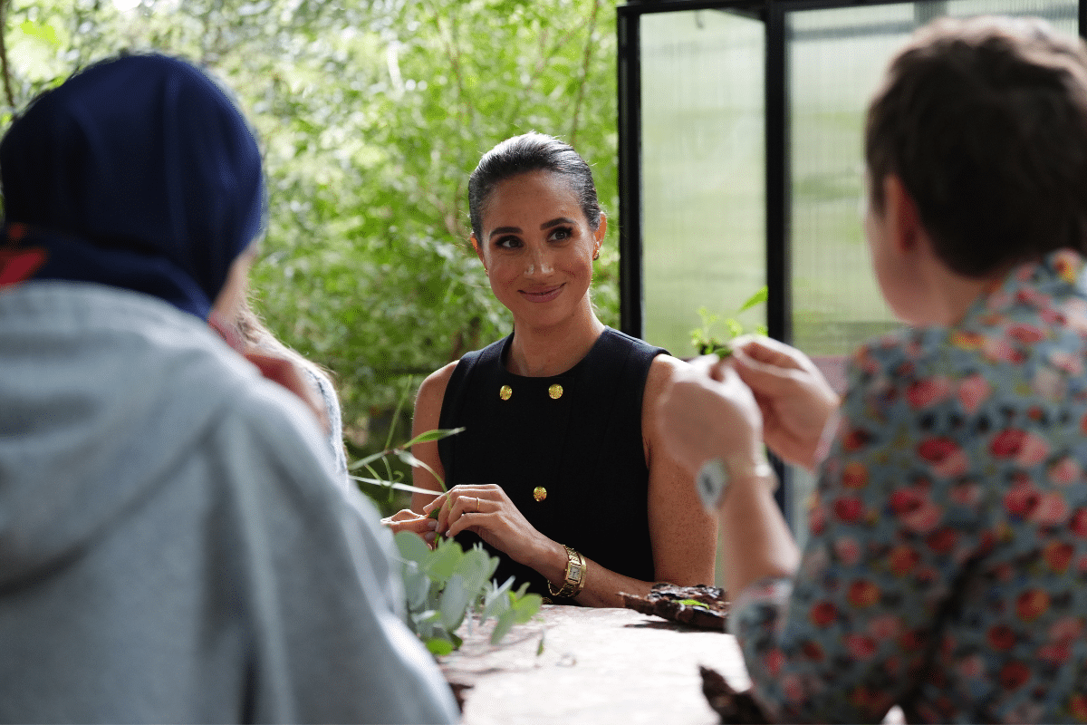 Meghan terug in het VK en As Ever lanceert verrassende herfstspread — mét persoonlijke connectie
