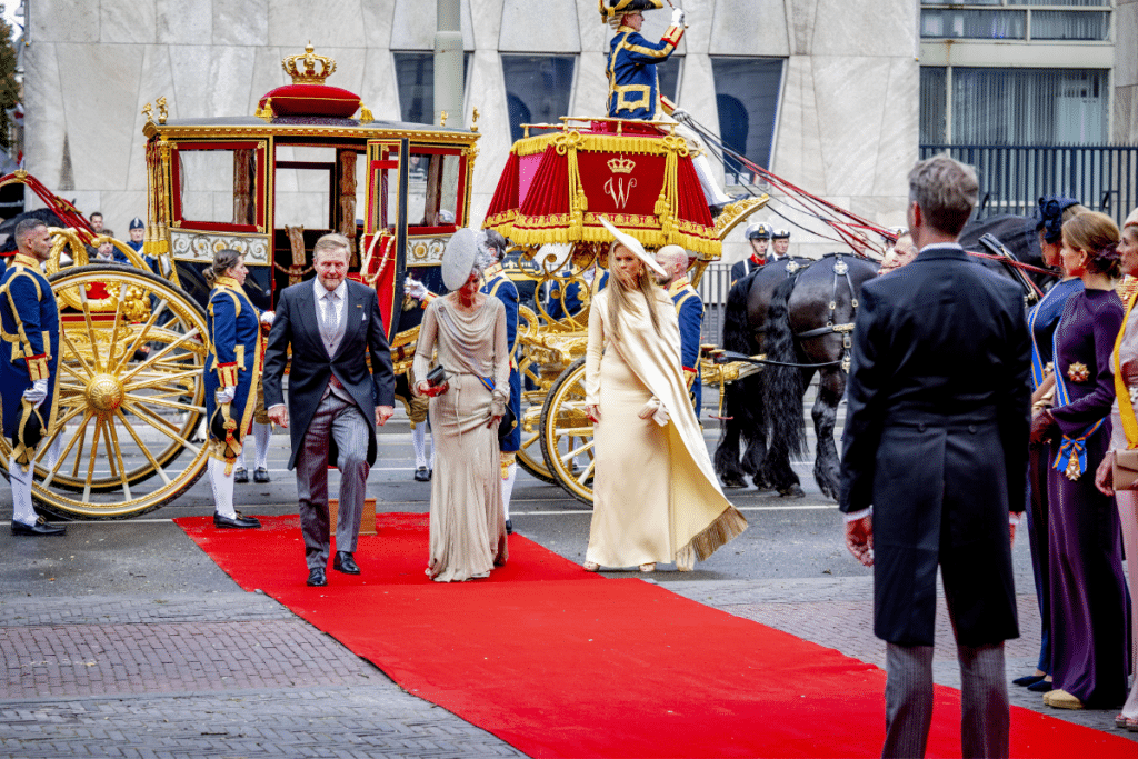 200 jaar Glazen Koets: verrassende feiten over het rijdende pronkstuk van het koningshuis