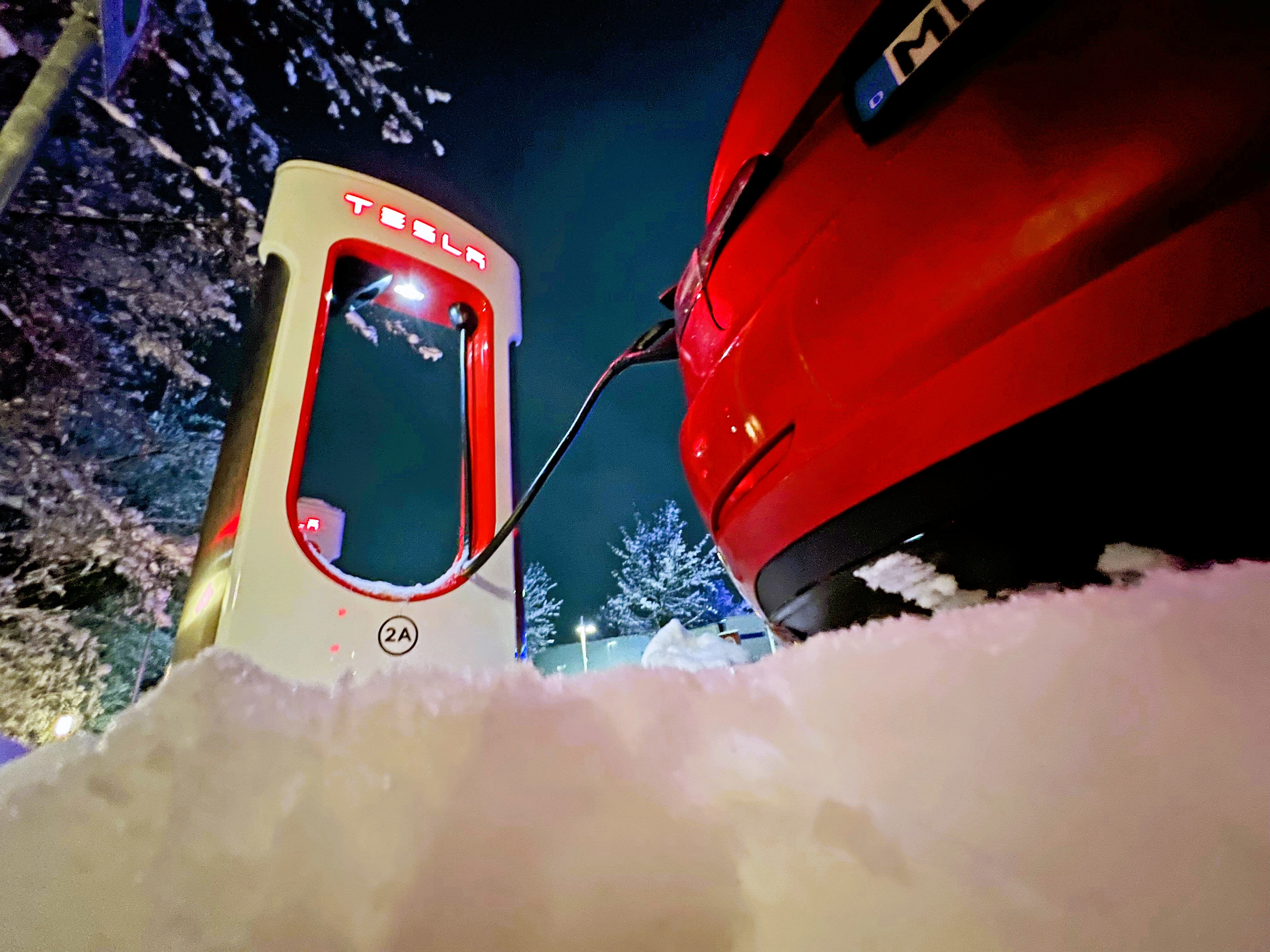 Schweiz will E-Autos verbieten! Energiekrise - Zieht Deutschland ebenfalls nach?