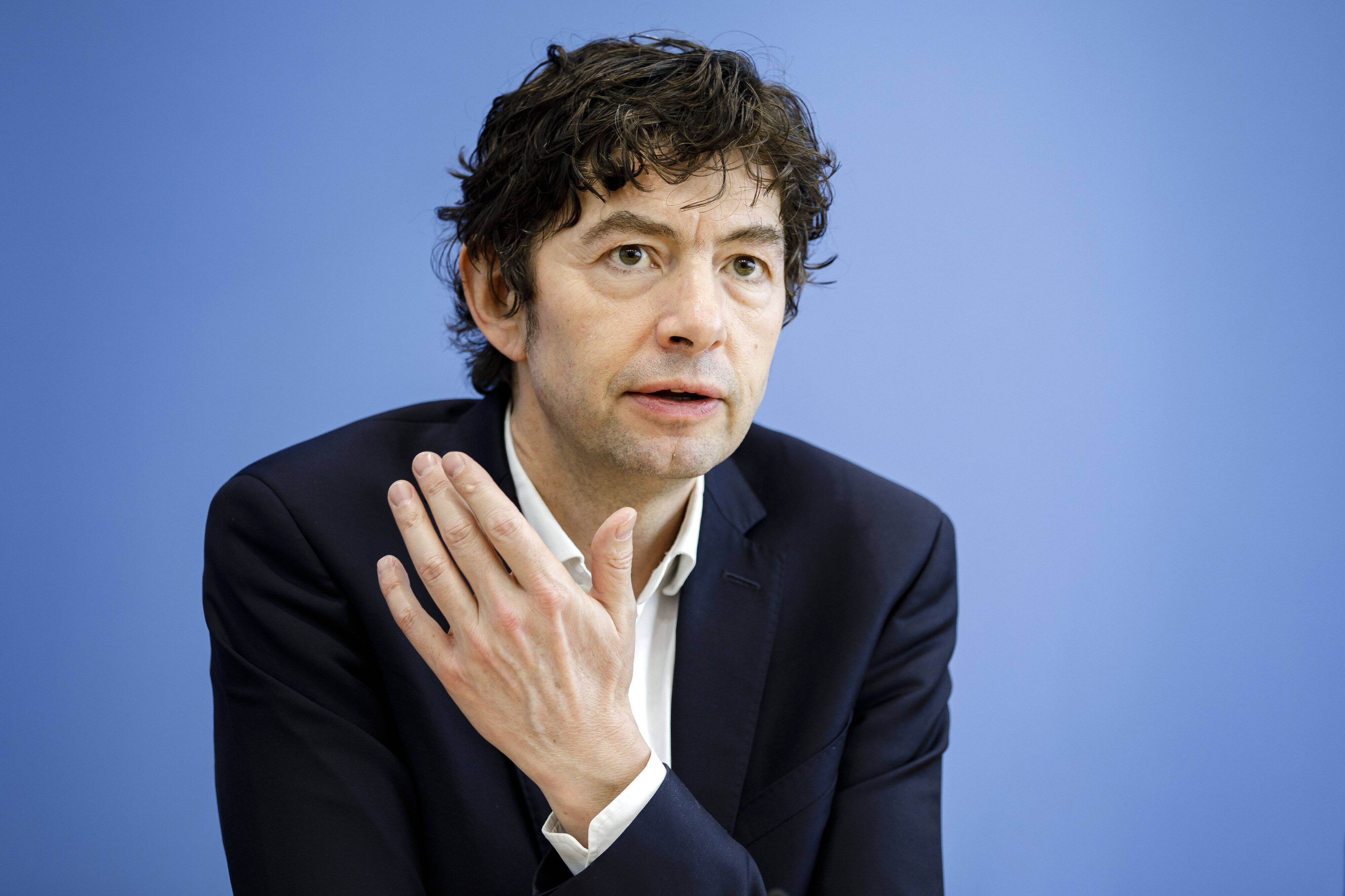 Lauterbach geht auf Christian Drosten los! "Medizinisch ungenügend!"