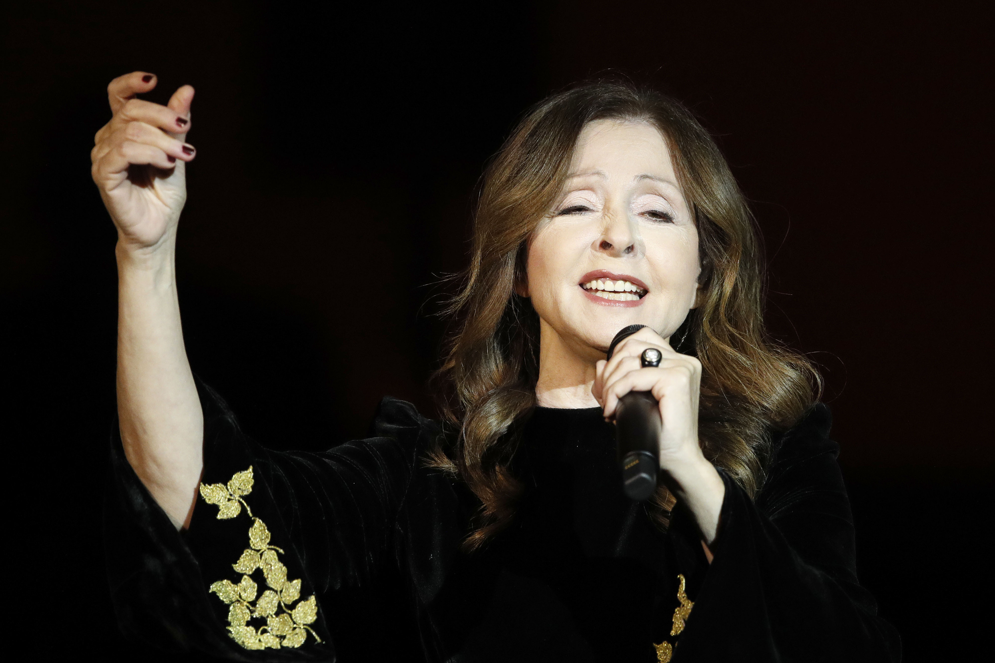 Helene Fischer vom Thron gestoßen! Diese Sängerin ist viel erfolgreicher als Helene!