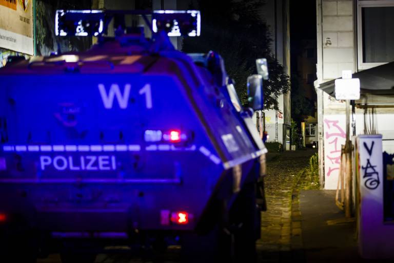 Clan-Krieg in Essen droht zu eskalieren - Großaufgebot der Polizei musste Auseinandersetzung zwischen 2 Großfamilien verhindern
