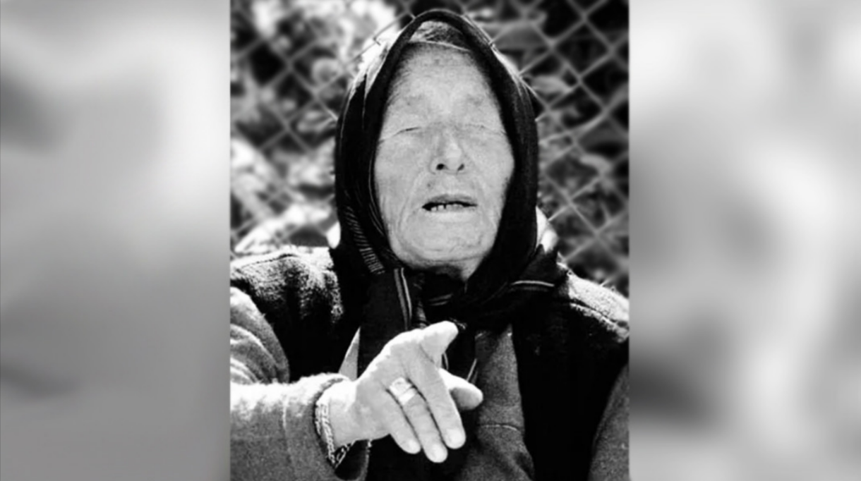 Die Menschen sind fasziniert von einem mysteriösen Bild einer Frau, das nur sichtbar wird, wenn man seine Perspektive ändert.